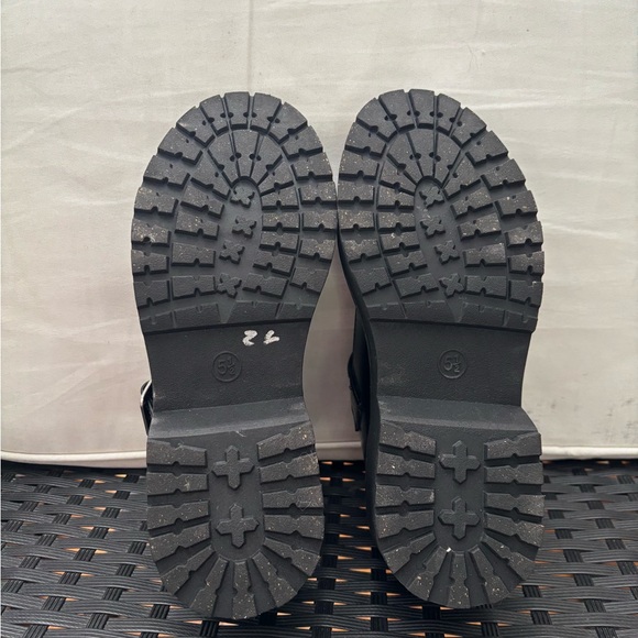 Madden Girl Black T-Strap Chunky Platform Heels - Picture 2 of 2